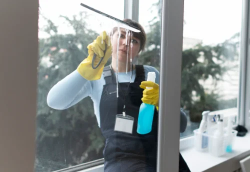 Nettoyage de vitres intérieures et extérieures à Sainte-Hélène-du-Lac